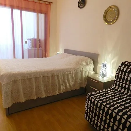 Apartman T2 Avec Terrasse Au Centre Du Lavandou *
