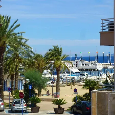 T2 Avec Terrasse Au Centre Du Lavandou - Fr-1-251-882 * Le Lavandou